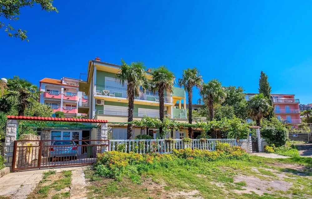 Apartments in Crikvenica 42053