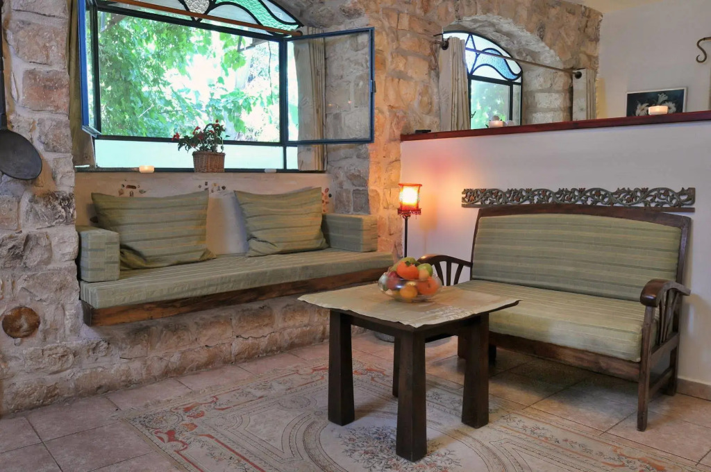 Pina Balev Inn