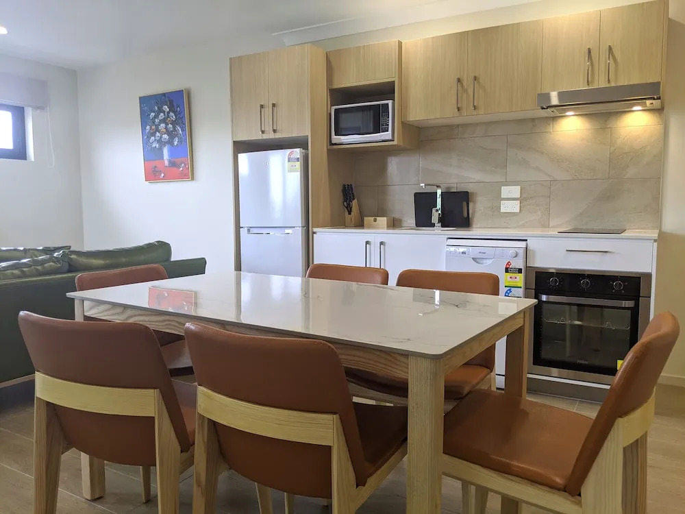 The Windsor, Hotel Rooms & Apartments