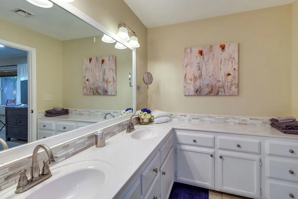 Dog-friendly Home on Pinetop Lakes Course!