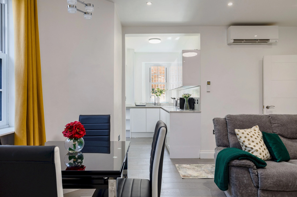 Brand new 3-bedroom with AC in Maida Vale