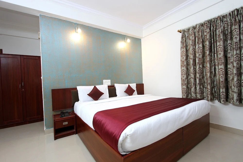 OYO 9959 Hotel Varcity Ruby