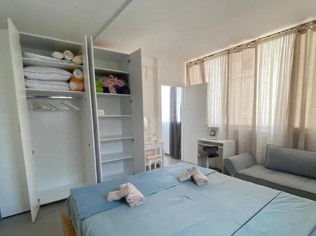 Beautiful apartment on the beach in Bat yam