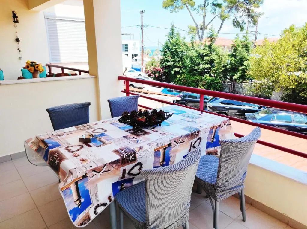 Sea View Maisonette in Chanioti, 40m from the Beach