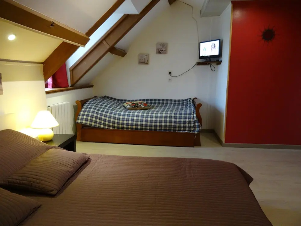 Datcha Bourguignonne, Chambres & Gîte