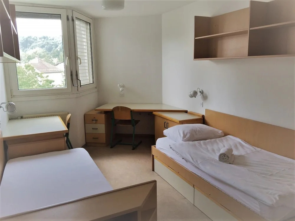 Summer Residence - Hostel