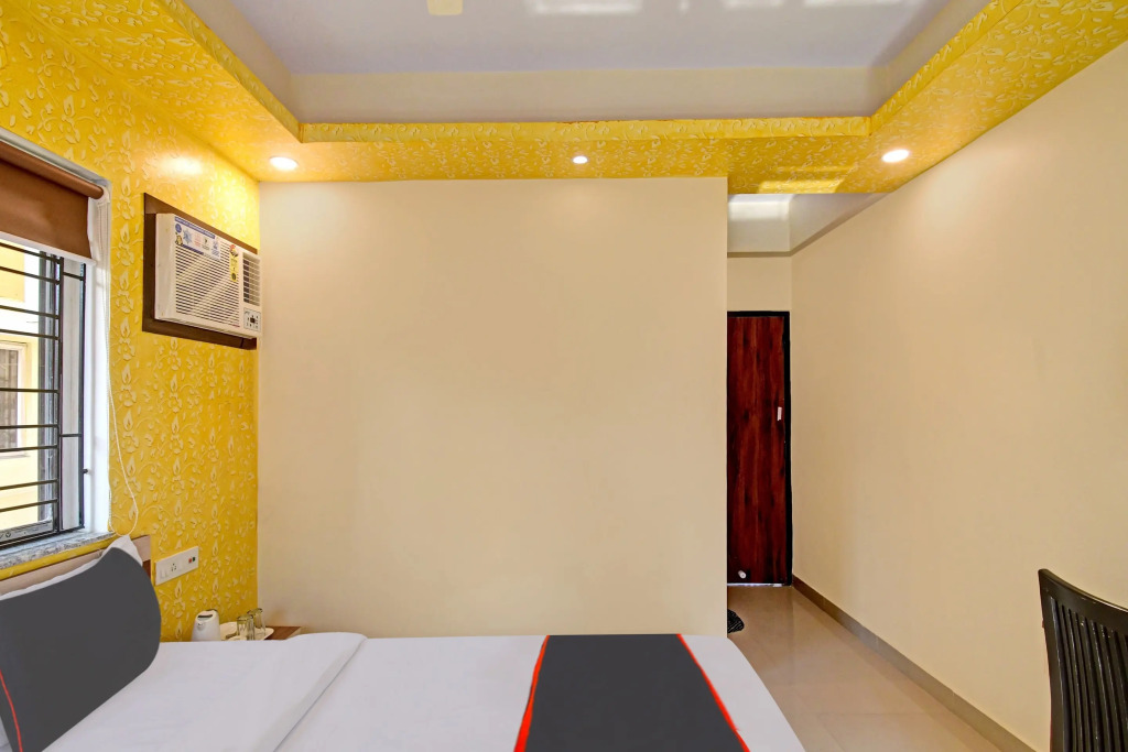 Fabhotel Comfort N Cozy