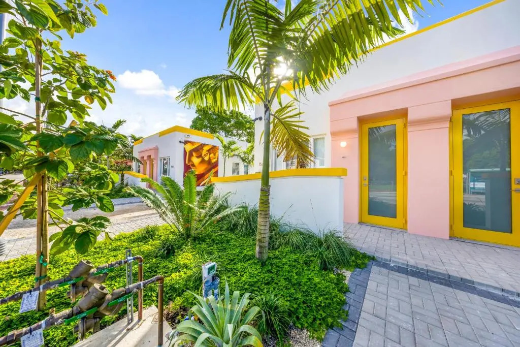 El Jardin by Renzzi