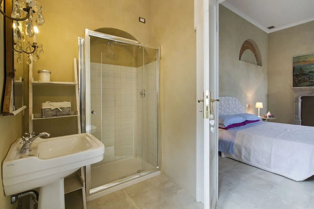 White Lilac Romantic B&B