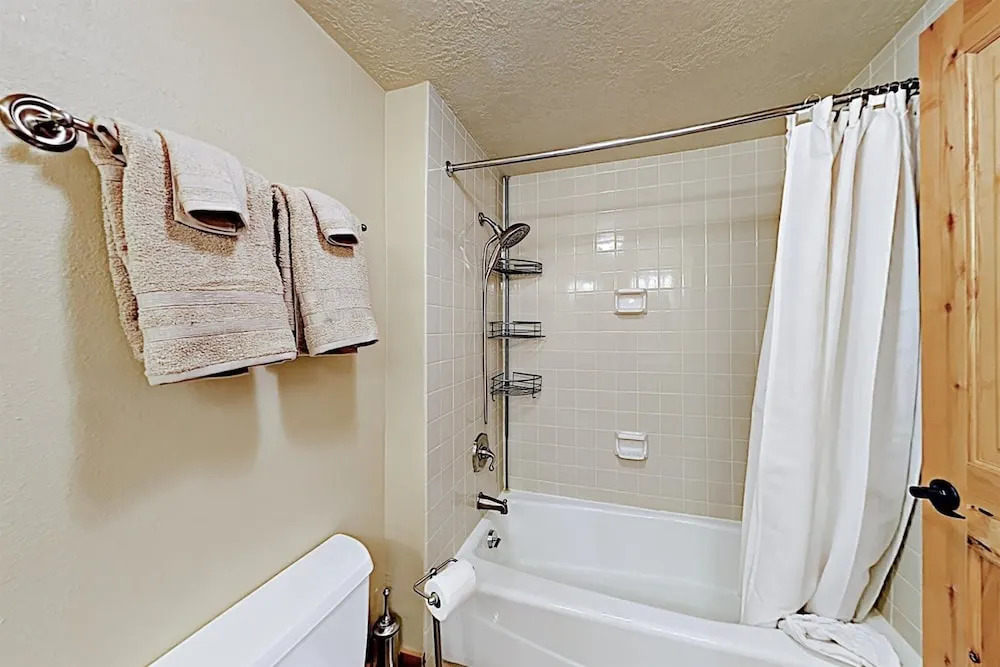 3 Bedroom Condo In West Keystone Near Lakeside Village