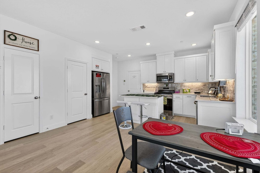 Private Escape Near Dfw Fort Worth At&t Fifa 2 Bedroom Home