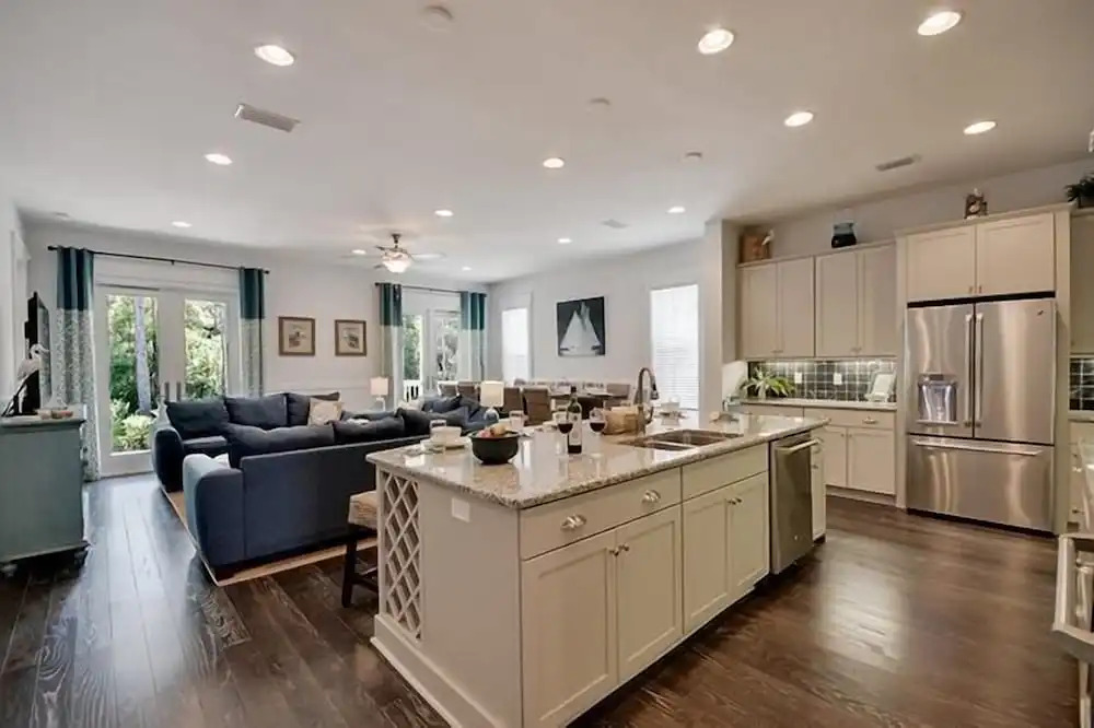 WHITE SAND REUNION 5 Bedroom Holiday Home by Five Star Properties