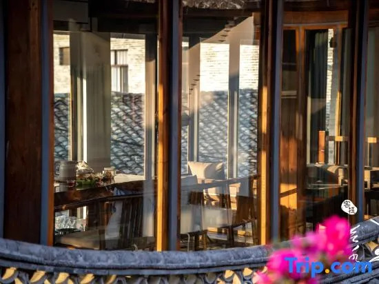 Rulai Yunshui Inn