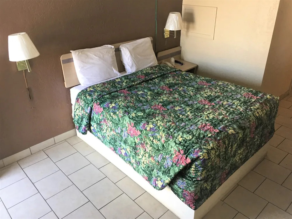 Economy Inn Lawton