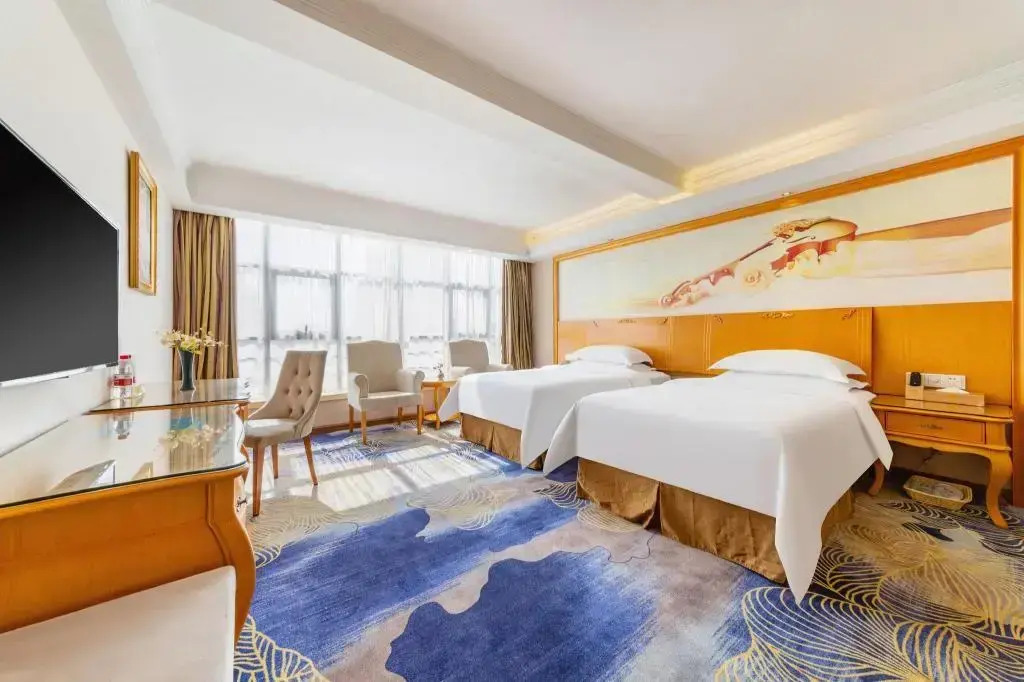 Vienna Hotel Shenzhen Gongming Huafa North Road