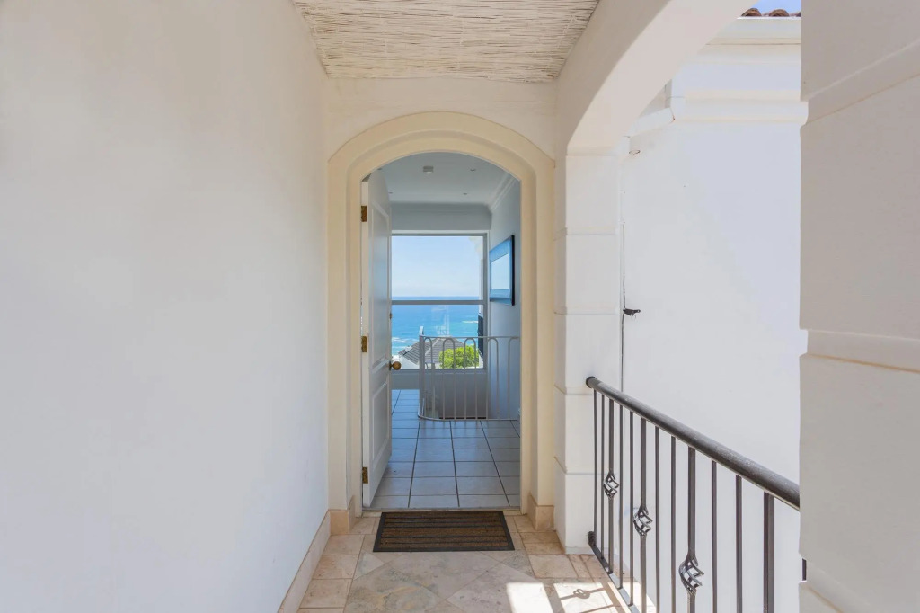 Casa Blanca - Camps Bay