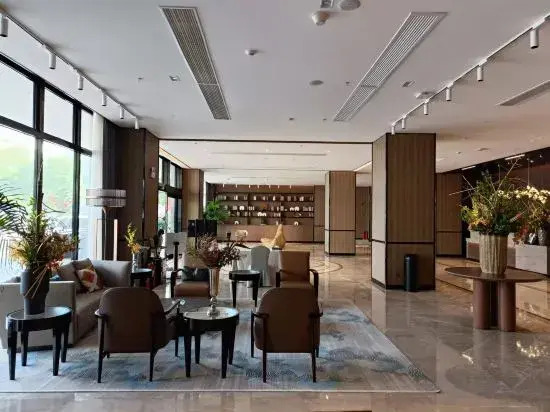 Golden LEAF Hotel