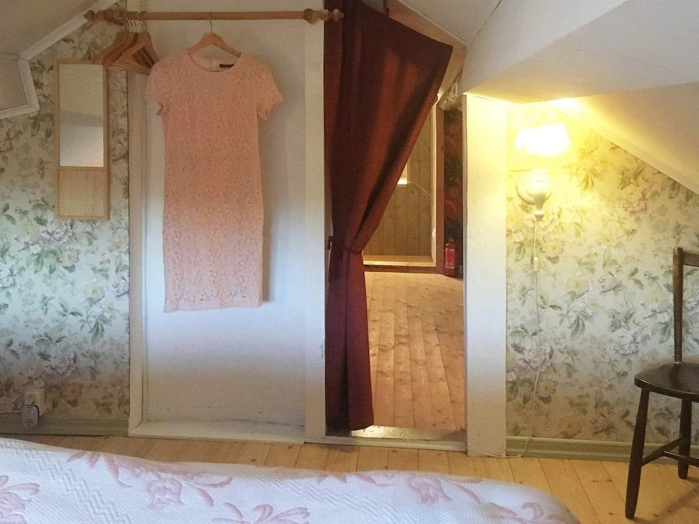 6 person holiday home in Henån