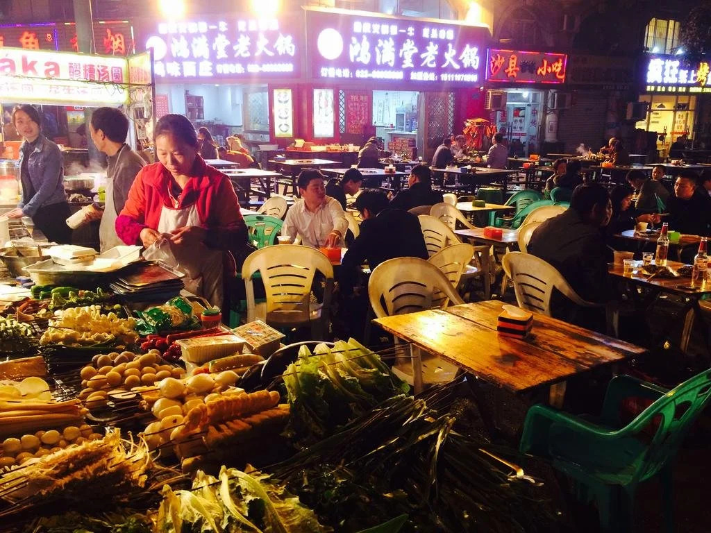 Chongqing Lugang Youth Hostel Longtousi Store