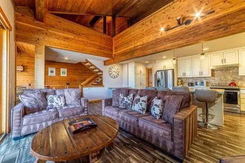 Ski Run Villas Retreat Listing #416