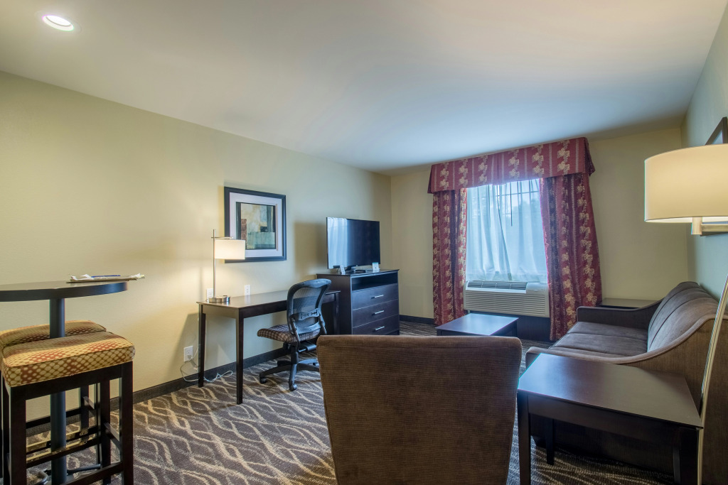 Creekstone Inn & Suites - St Marys