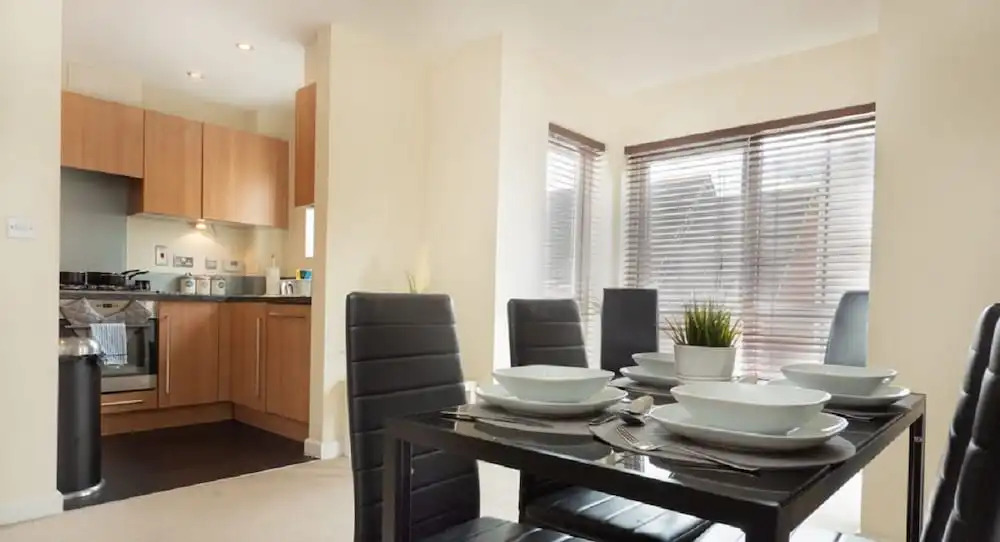 Open plan 2 Bedroom Apartment