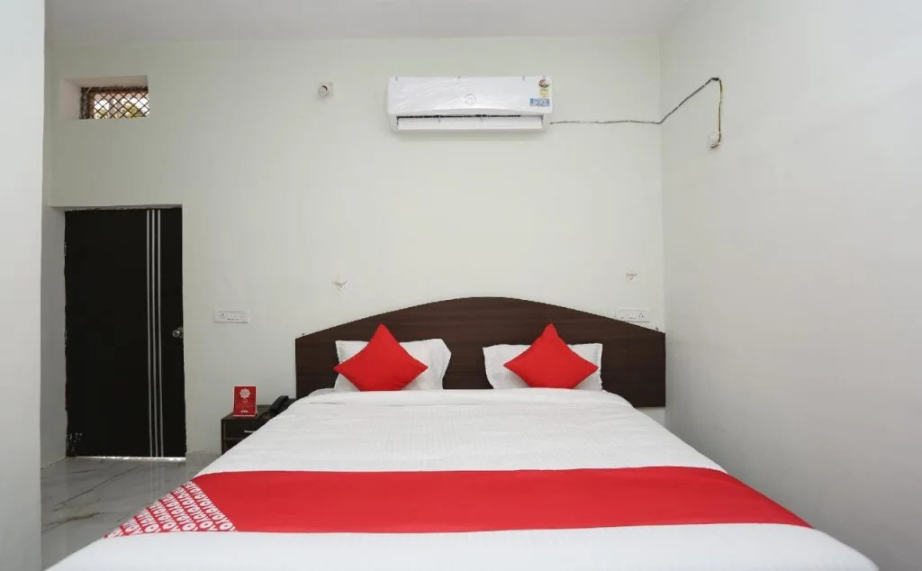 khush khush hotel