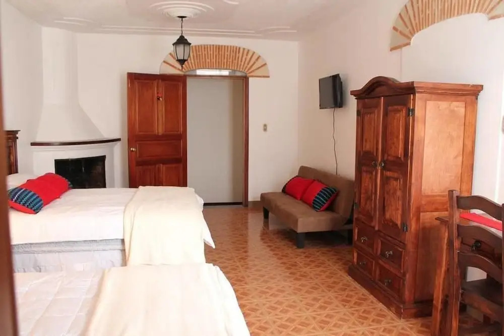 Casa Del Arco Antigua
