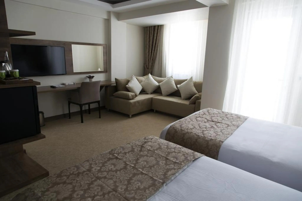 La Vie Suite Hotel