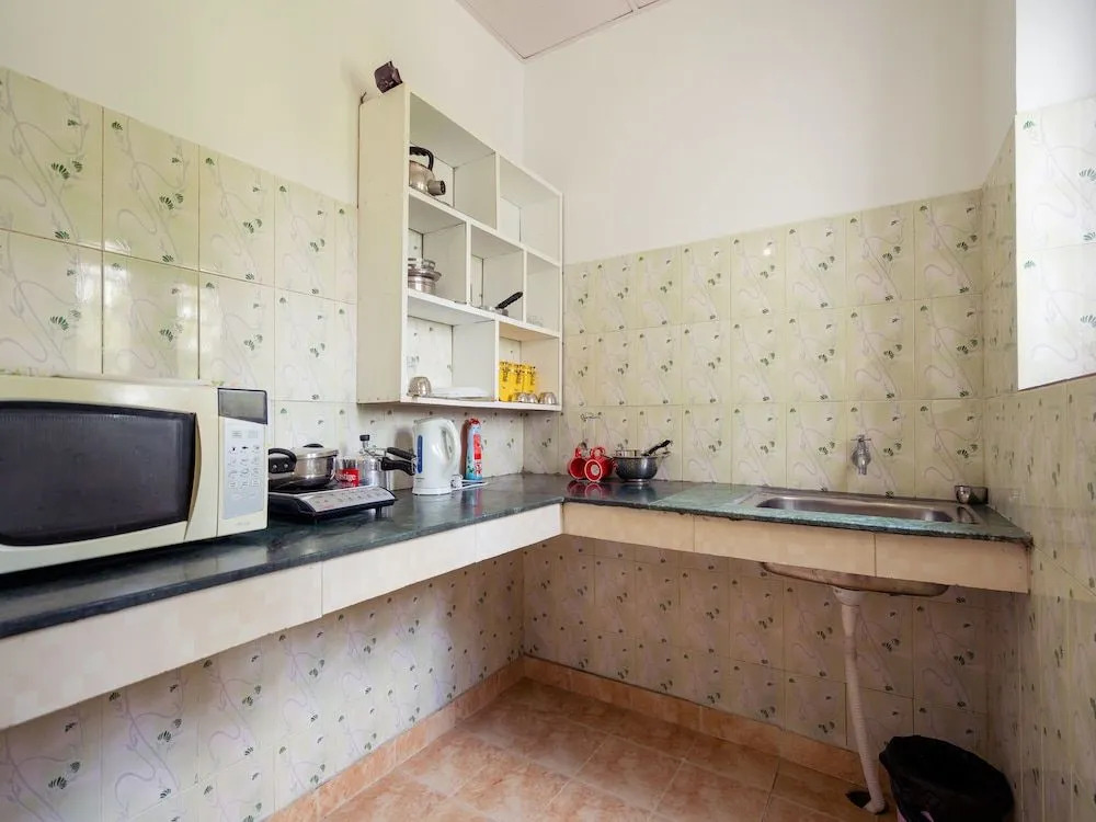 OYO 14133 Home Oak Cottage 1BHK Kempty Road