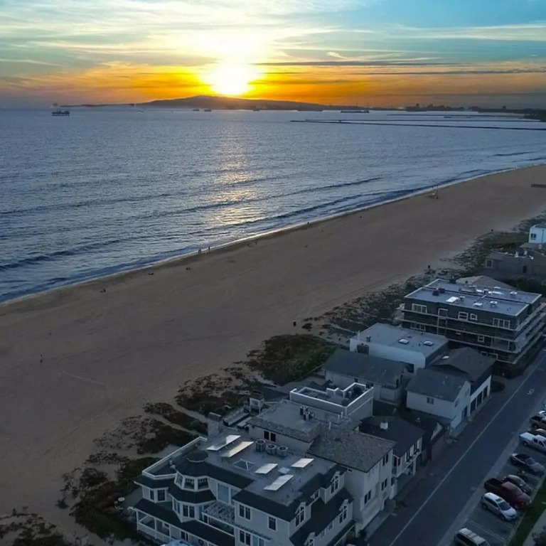 5 Bedroom Beachfront Masterpiece