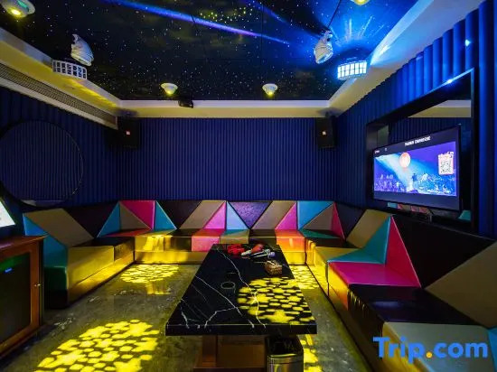 Jiuyan Bird's Nest Hotel