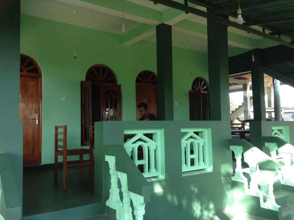 Lagoon Inn