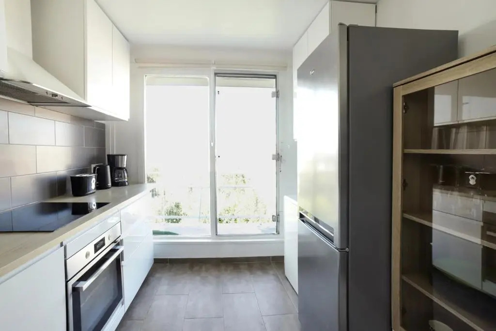 Large and bright flat 4 min walking to Paris La Défense Arena - Welkeys