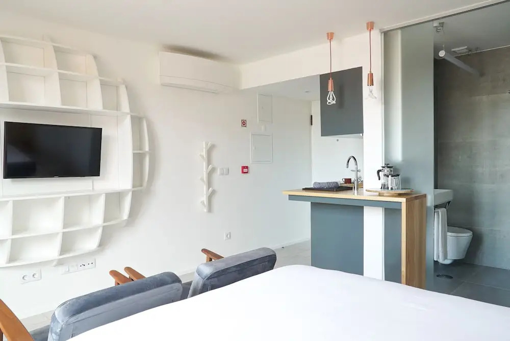7 Gaia Roaster Apartments
