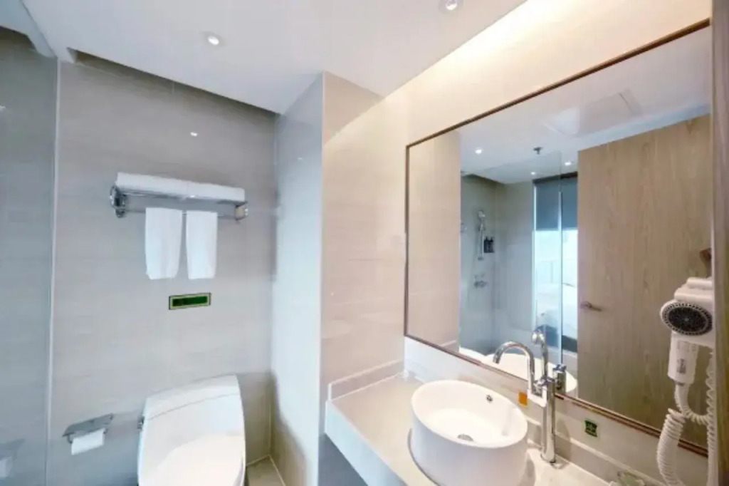 Vienna 3 Best Hotel(South Zhongshan District)