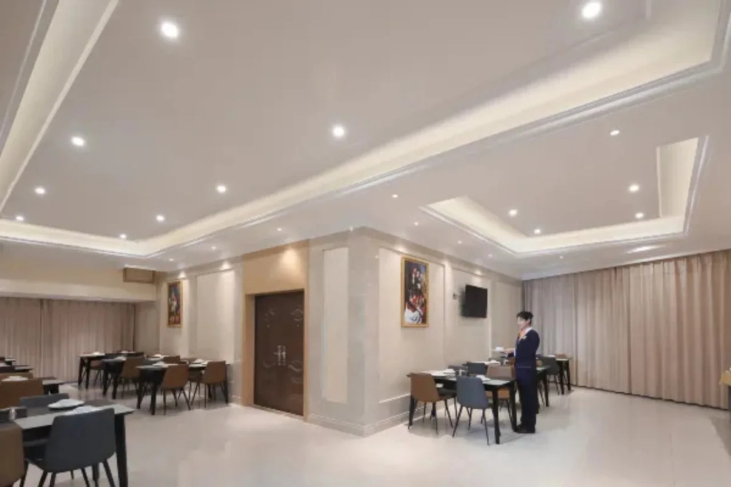 Vienna Hotel (Qiandeng Old Town, Kunshan)