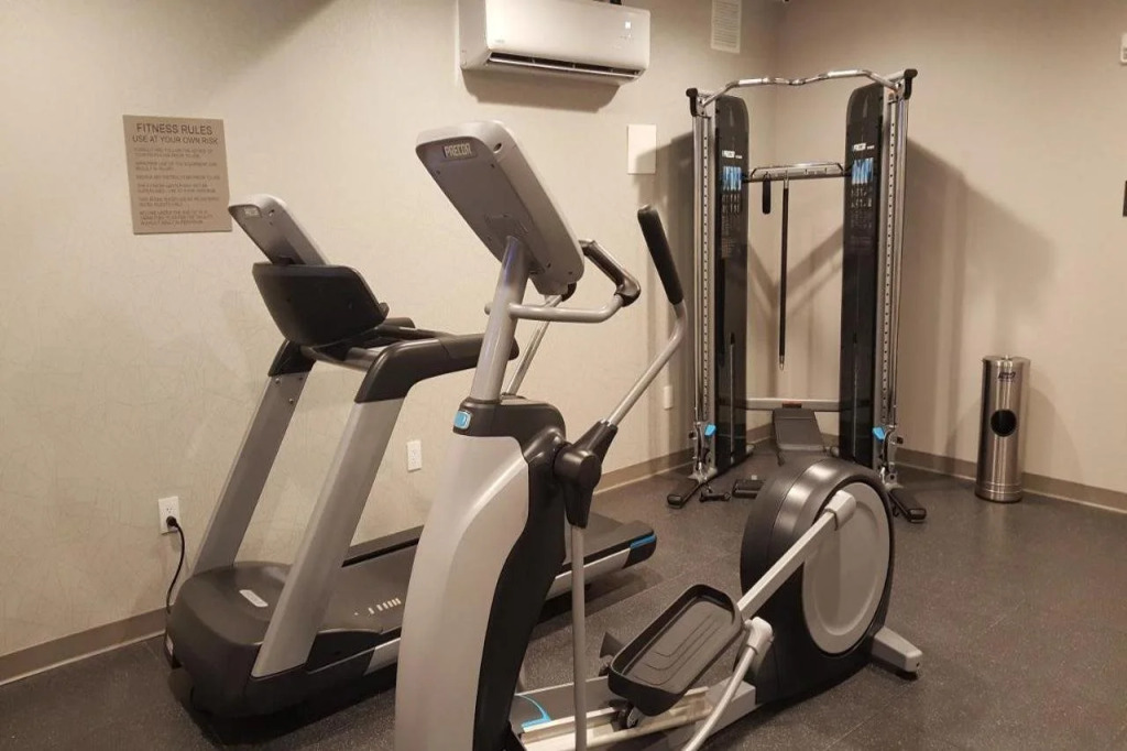 Country Inn & Suites by Radisson, Savannah Midtown, GA