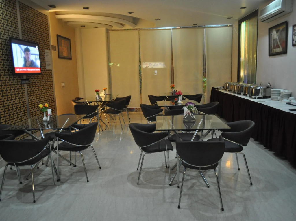 OYO 527 Hotel Le Cadre