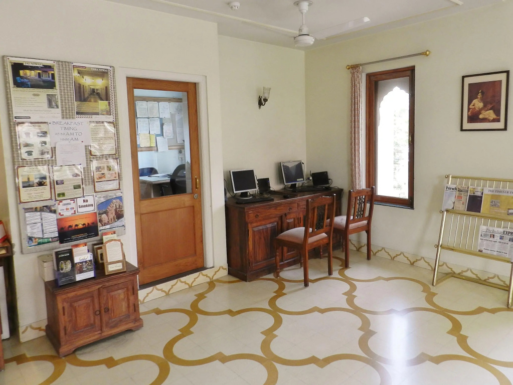 Om Niwas Suite Hotel