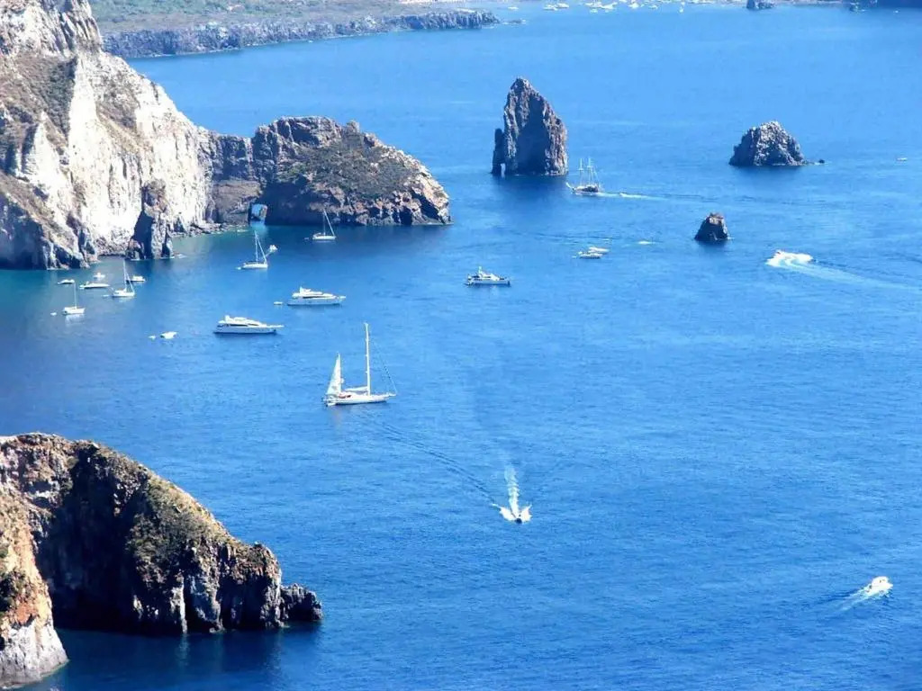 One bedroom appartement with sea view balcony and wifi at Pianoconte