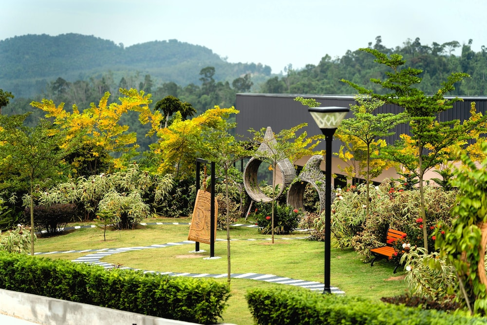 Monkeys Canopy Resort