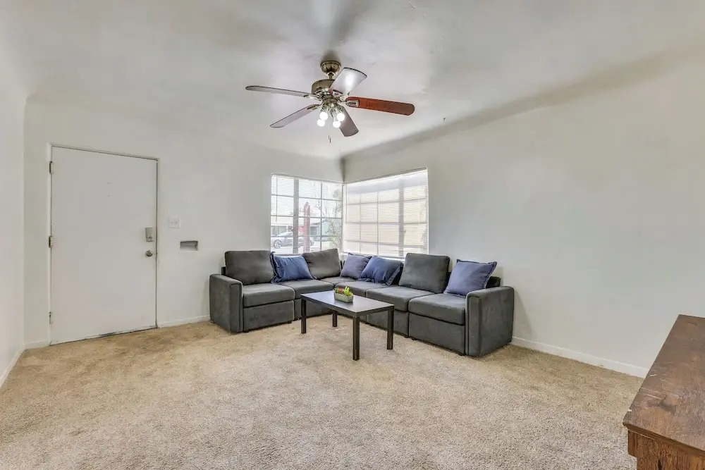 Peaceful & Bright Condo: 4 Mi to Downtown Phoenix!