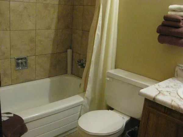 Twin Creeks Motel
