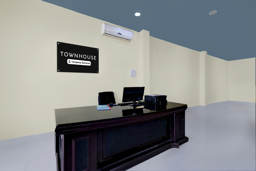 Super Townhouse Cherlapally Bus Terminal Formerly Hotel Chakripuram