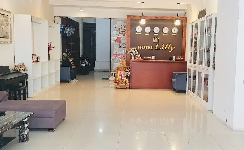 LILLY Hotel