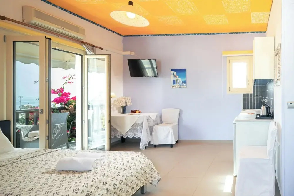 2 Bed Apartment - Sleeps 8 - Pool Patio Views