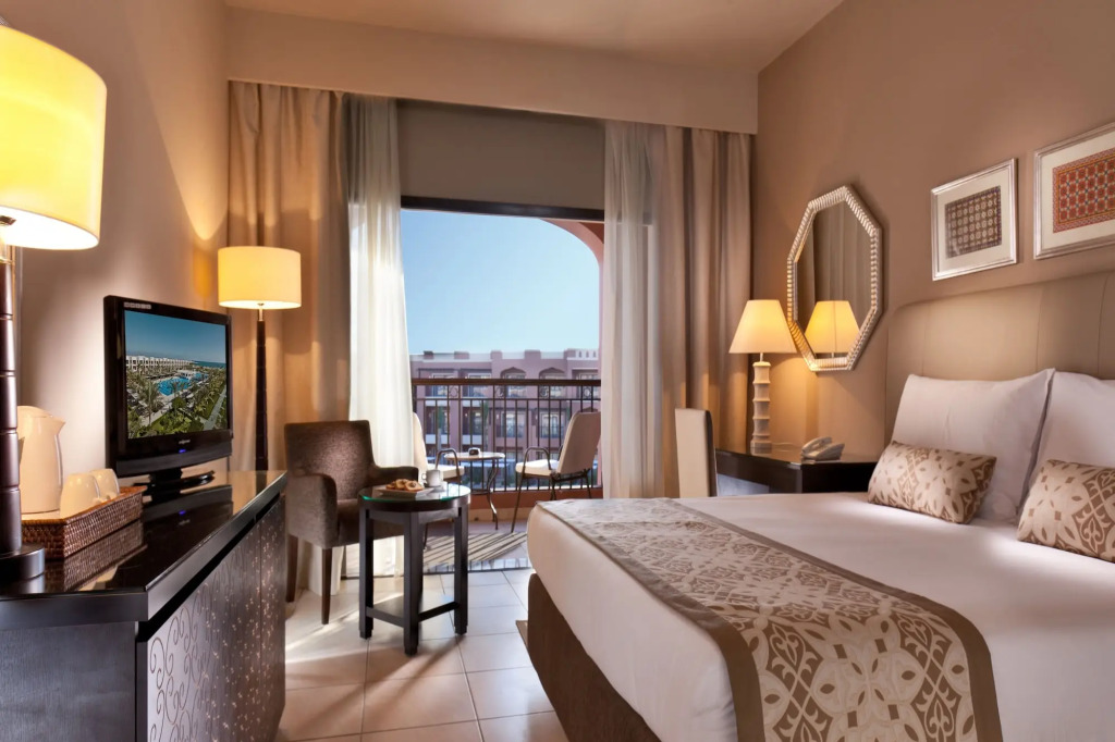 JAZ Oriental, Almaza Bay