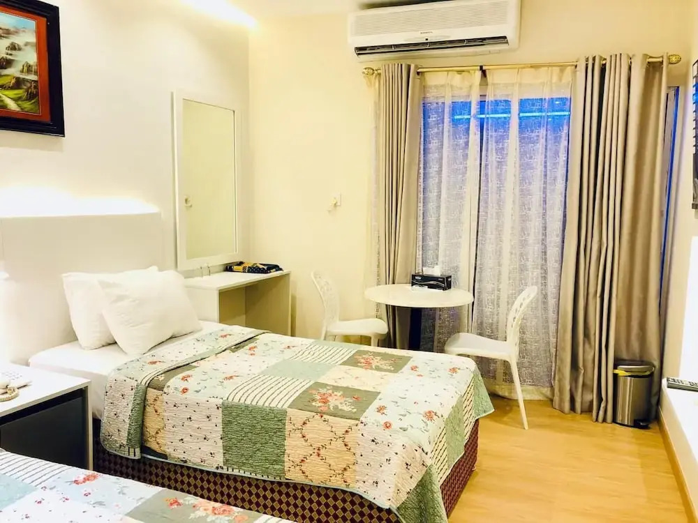 Al Ahrar Hotel