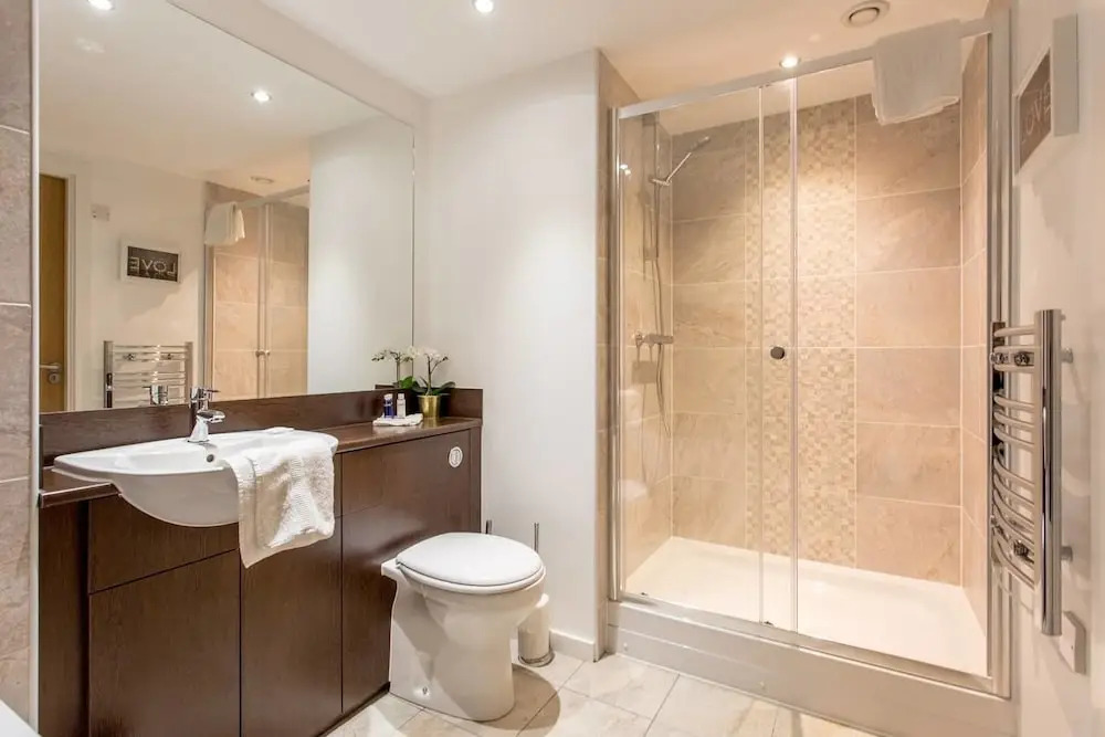 Luxury Penthouse Secc/hydro W/balcony & Parking